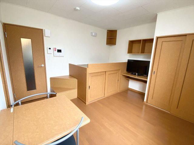 レオパレスやなぎ荘　第一の寝室
