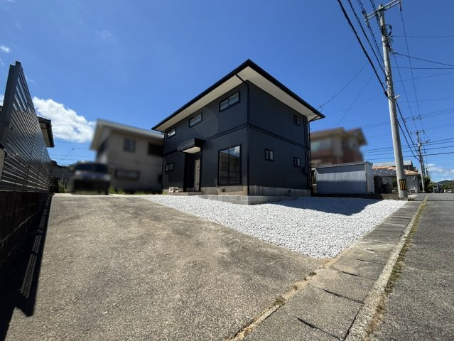 小郡光が丘の前面道路含む現地写真