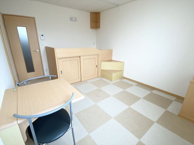 レオネクストやなぎ荘　第二の居間・リビング|2Ｆはじゅうたん