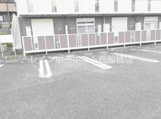 サンヴェール・セイミヤの駐車場