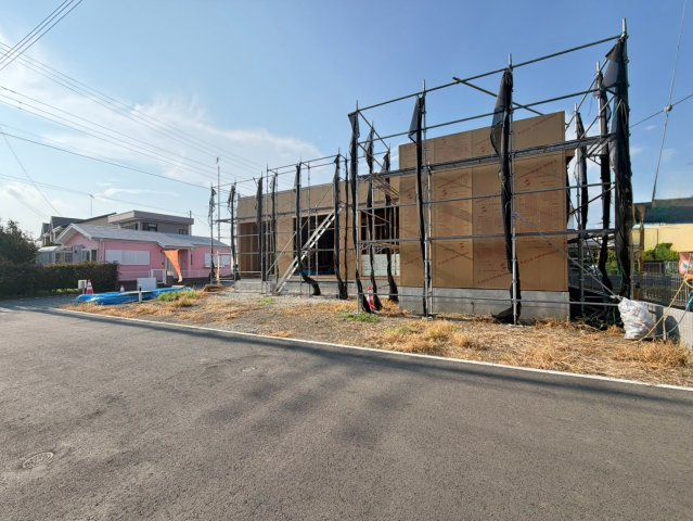 【前面道路含む現地写真】 | 伊勢崎市三室町　平屋　新築住宅