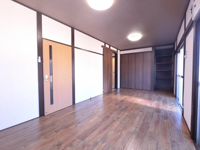 佐倉市臼井台K邸戸建の居間・リビング