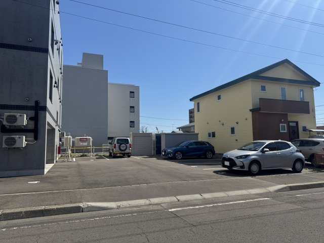 Monreve（モンレーヴ）の駐車場