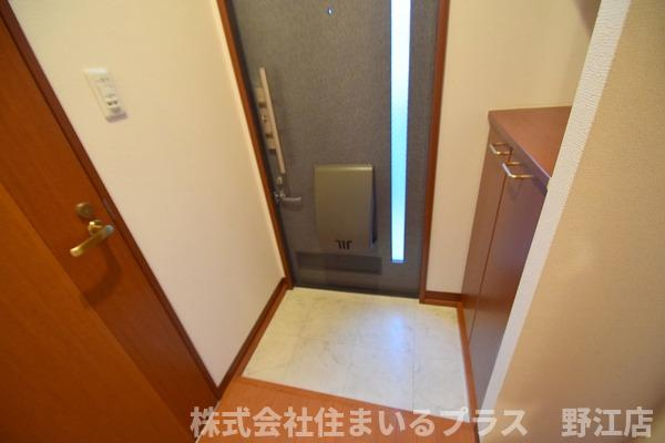 エステート旭の玄関
