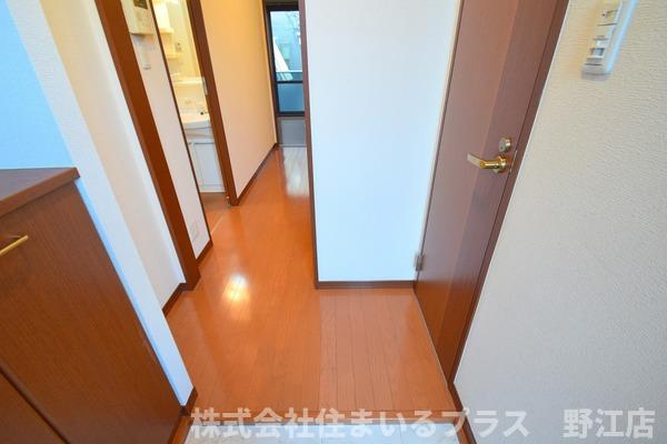 エステート旭の玄関