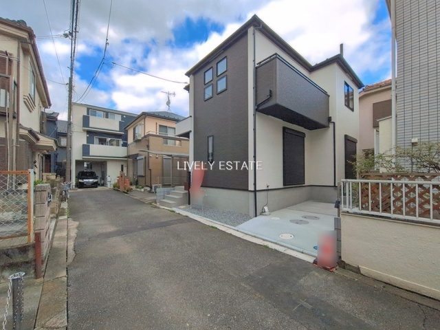 越谷市大間野町1丁目 新築分譲住宅の前面道路含む現地写真