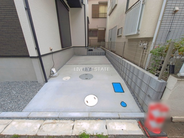 越谷市大間野町1丁目 新築分譲住宅の駐車場