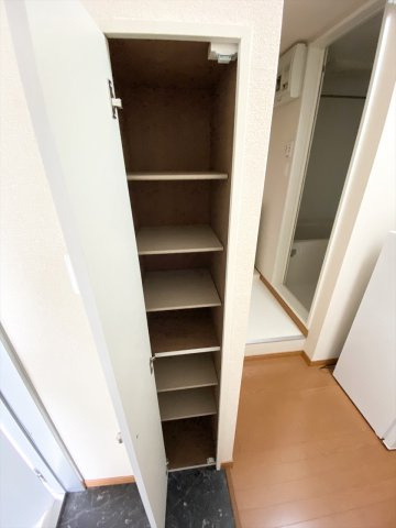 レオパレスオリヴィエⅡの玄関