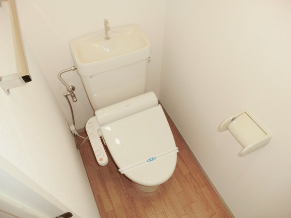 ウォシュレット付きのトイレです♪