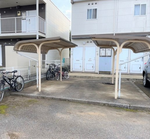 レオパレス小牧Ⅱのその他|屋根付き駐輪場