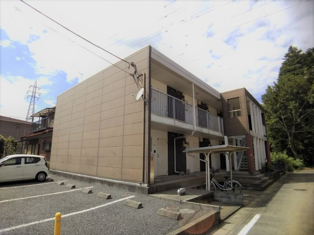 レオパレスゼスト西成田の外観