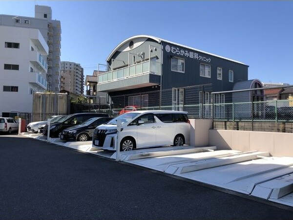 グランドール瑞天の駐車場