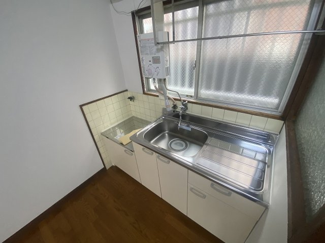 窓付きキッチンで換気しやすくてオススメです！