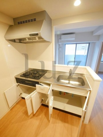横浜市中区長者町５丁目の賃貸マンションのキッチン