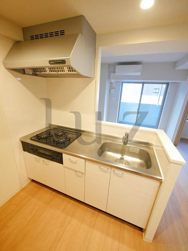 横浜市中区長者町５丁目の賃貸マンションのキッチン