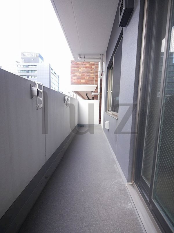 横浜市中区長者町５丁目の賃貸マンションのバルコニー