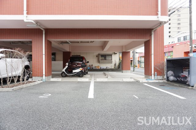 熊本市中央区南熊本５丁目の賃貸マンションの駐車場