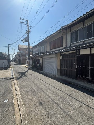 岸和田市南町　古家付き土地の前面道路含む現地写真