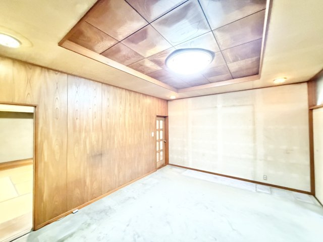 鹿渡戸建の居間・リビング|ゆったり過ごせる居間です