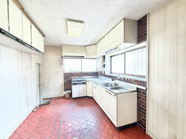 鹿渡戸建のキッチン