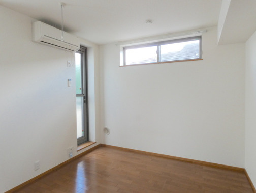 サニーメゾン上馬の寝室|★明るいフローリングの角部屋です★