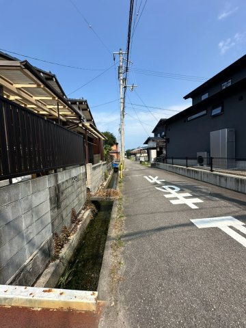 宇高町1丁目　売土地の前面道路含む現地写真|【前面道路含む現地写真】