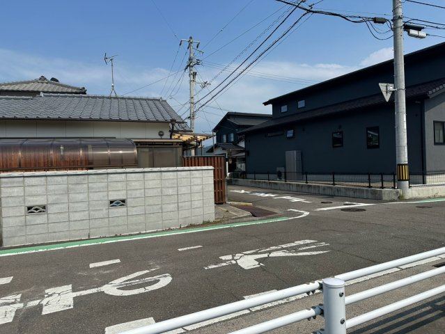 宇高町1丁目　売土地の前面道路含む現地写真|【前面道路含む現地写真】