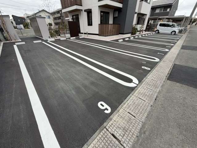 【新築】TORISIA向中野　2丁目の駐車場