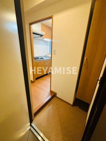 Apartment Grus Okamachiの玄関