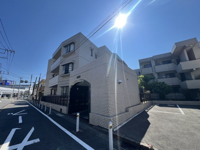 1階だけど人目は気にならない☆専用テラスもプライベート空間に♪SOCORA日吉やアピタテラスが徒歩圏なのでお買い物もらくらく♪平坦地なのが更にGOOD☆な『パーク・フォルム日吉』リフォーム