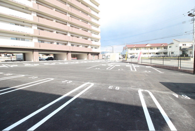 パルデンス・エコノ10【10.000円キャッシュバック対象物件】の駐車場|駐車場です