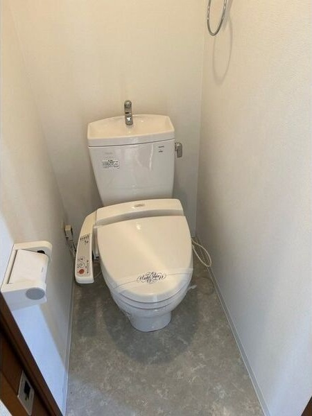 エステムコート三宮EASTIIリベルテのトイレ|同物件別部屋写真