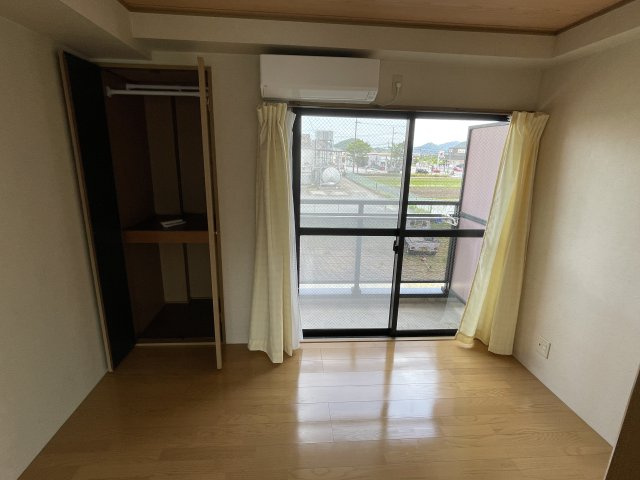 ラベンダーの洋室