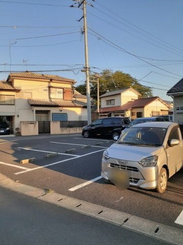 コスモスハイツＣの駐車場