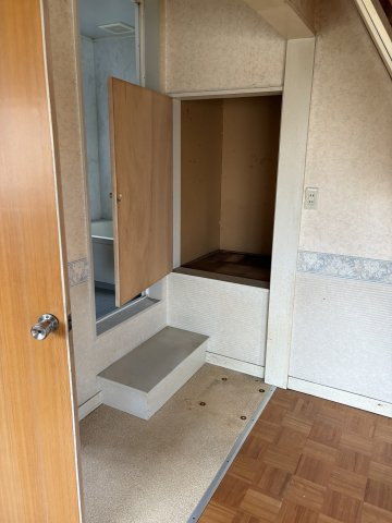 飯田町店舗Ⅱの内装|明るい色調の室内です