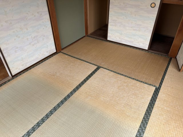 飯田町店舗Ⅱの内装|内装は落ち着いています
