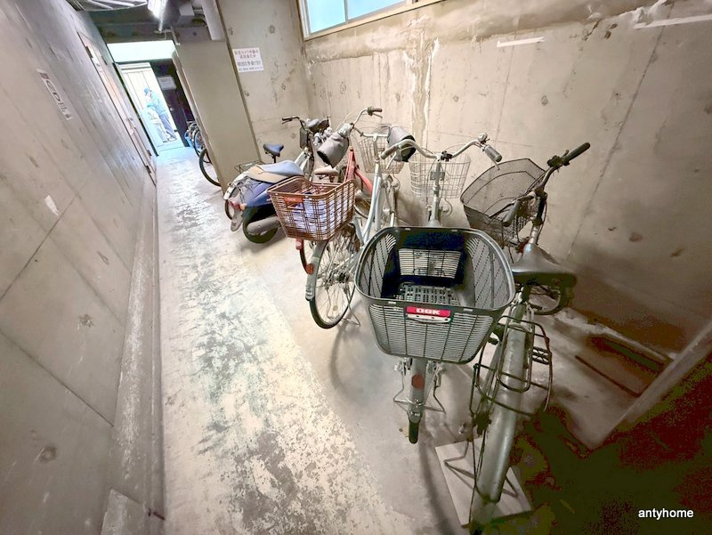 トウセン本町橋ビル　仲介手数料無料の駐車場
