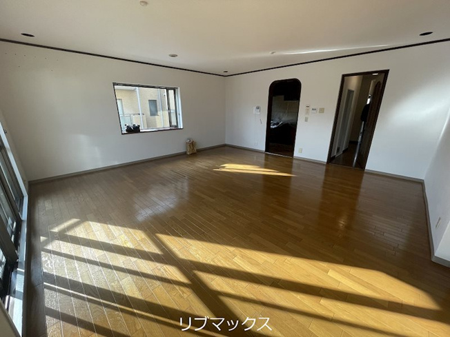 【居間・リビング】シャルマン屋敷本