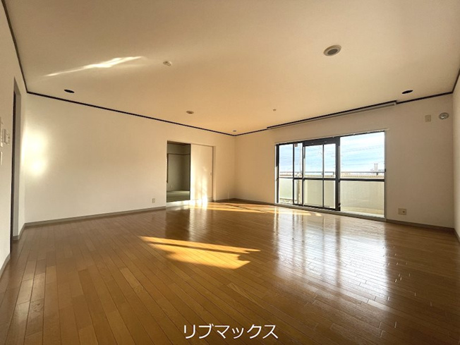 【居間・リビング】シャルマン屋敷本
