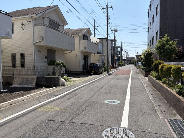 羽村市栄町2丁目15の前面道路含む現地写真