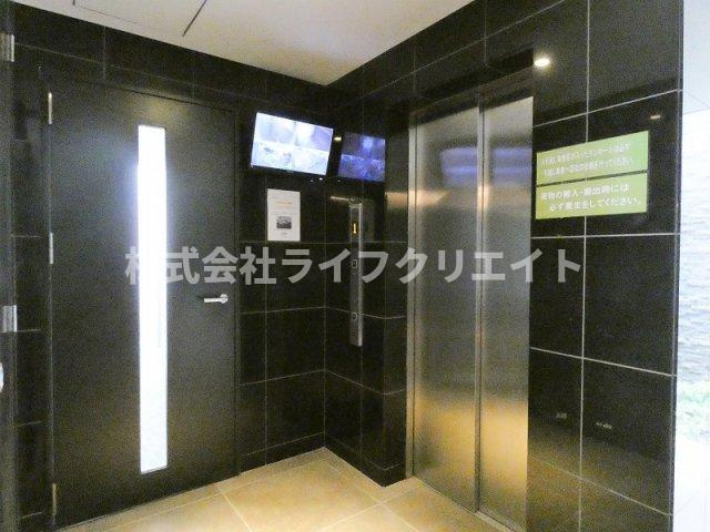 ウェルデンス八王子のエントランス