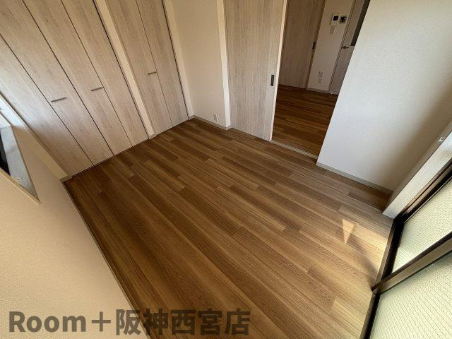 ハイツ室川の洋室