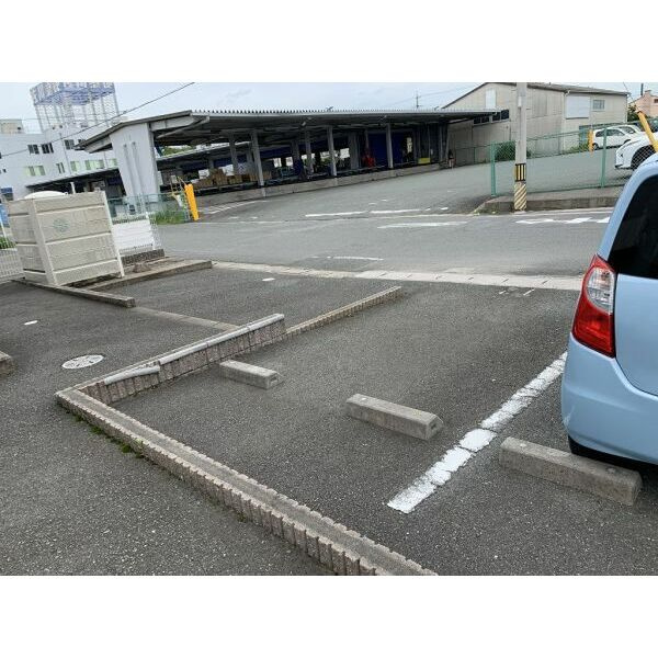 Sunny Cosmoの駐車場
