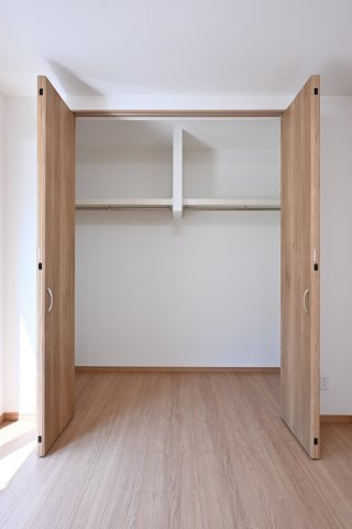 【収納】 | 太田市内ケ島町第16期　 | 大容量の収納は季節物の家電もすっぽり入ってお部屋もスッキリ♪