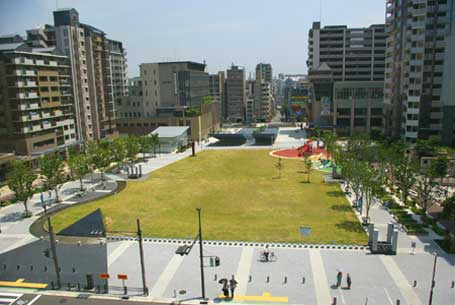 六甲道南公園（377m）