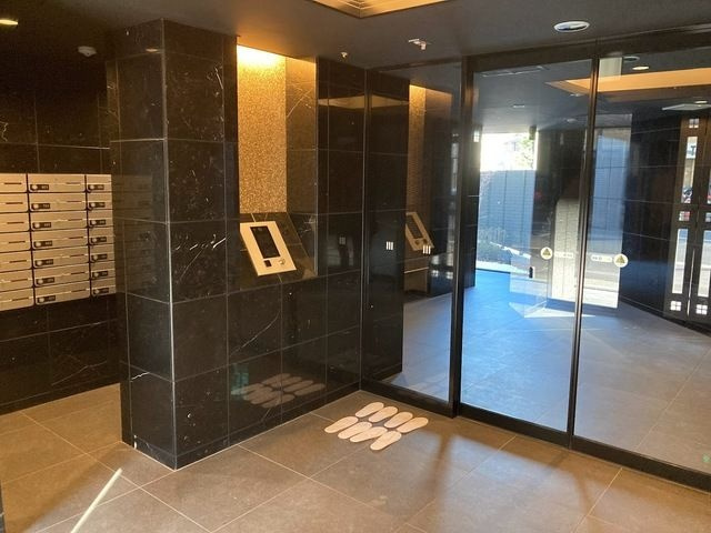 ＧＲＡＮＤ三軒茶屋ＷＥＳＴのエントランス
