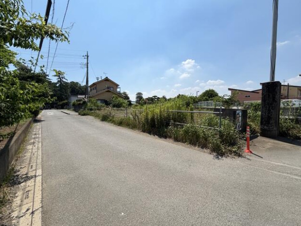 敷地面積101坪　売地　富士見市勝瀬の前面道路含む現地写真|北側公道5.25ｍ、約20ｍ接道！お車の出し入れもラクラクです♪