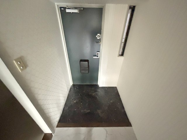 エスパシオ上新庄の玄関