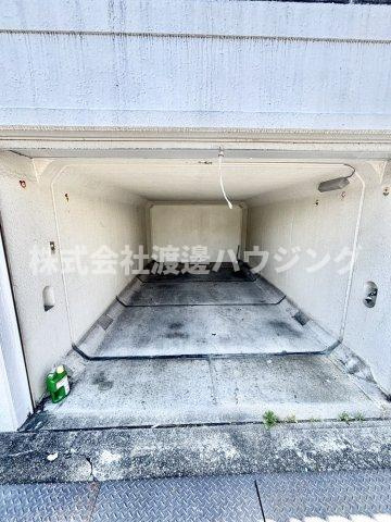 四條畷緑風台一戸建の駐車場