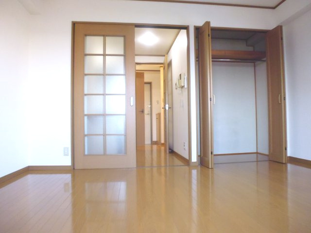ポコアポコ明石鍛治屋町五番館の居間・リビング